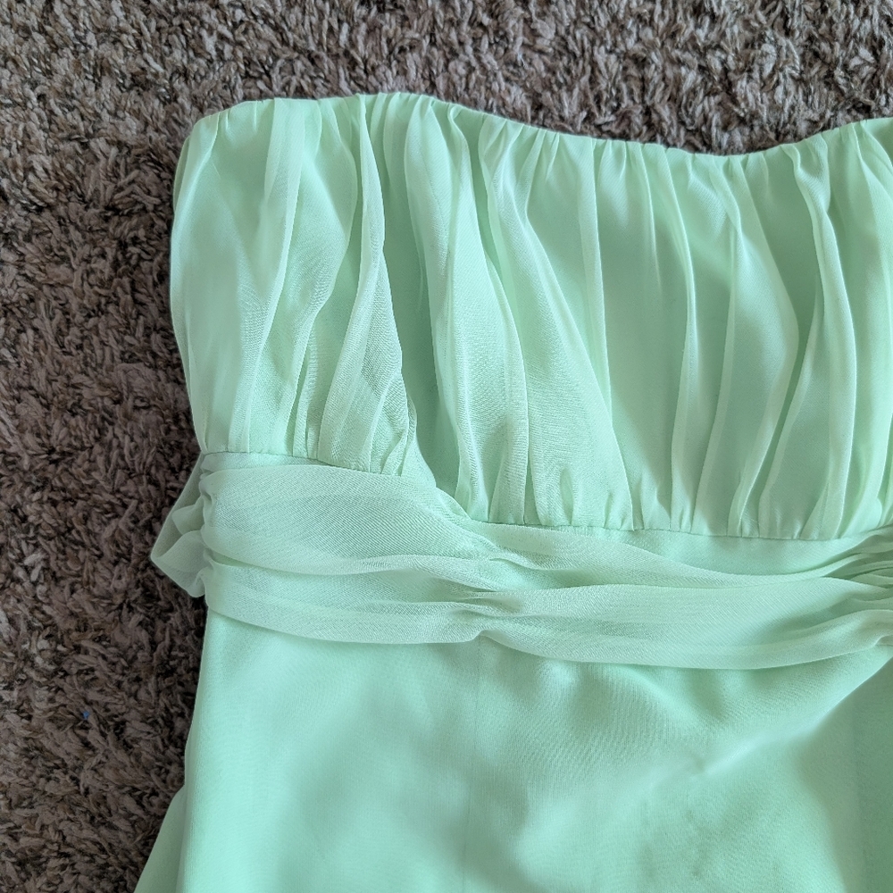 Elegant Flowy Strapless Green Formal Dress Size Large - Picture 3 of 6